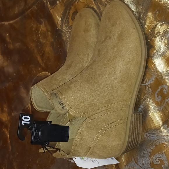 Time And Tru Tan Booties NWT 10 - Picture 1 of 8